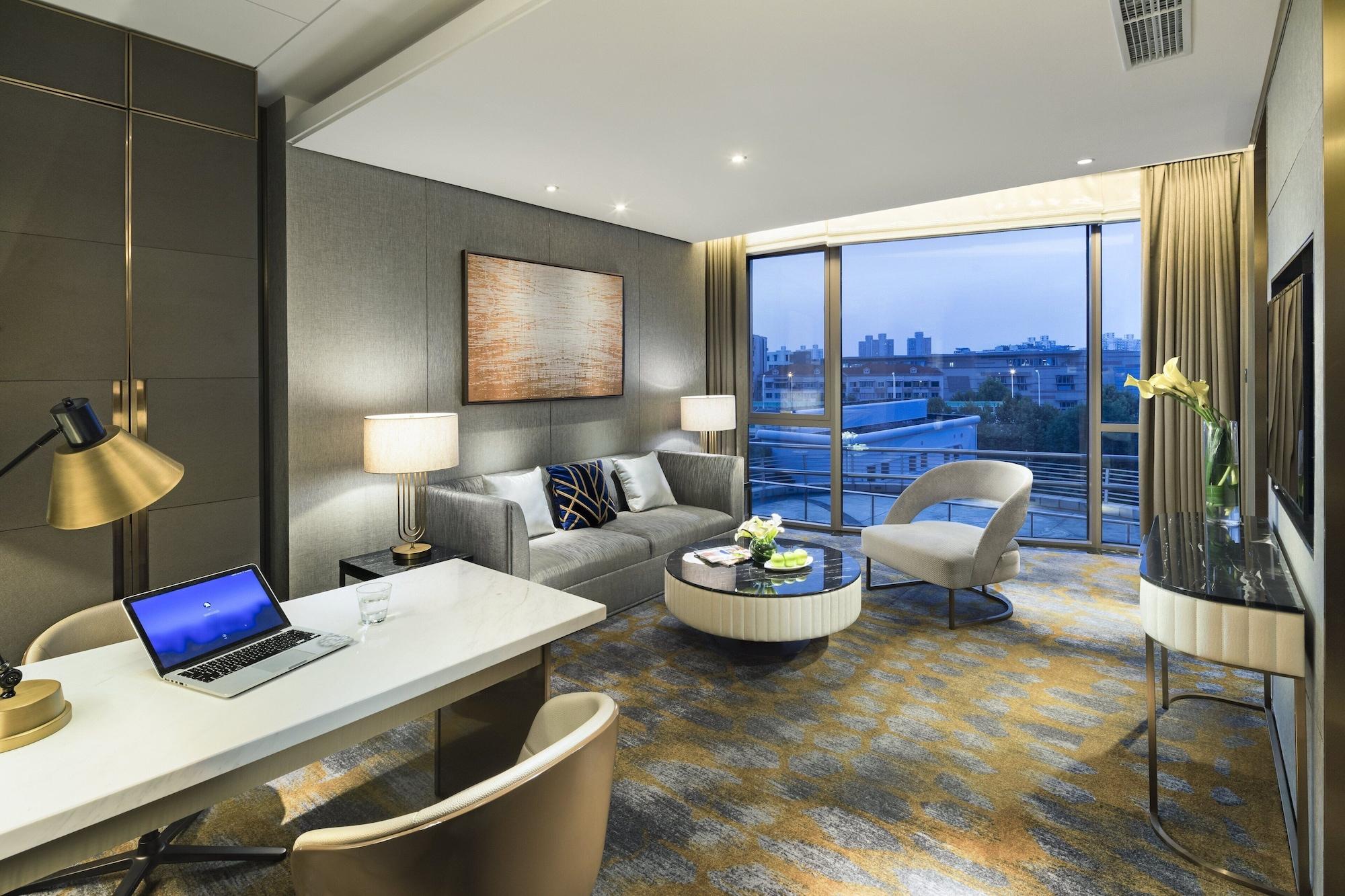 Grand Millennium Shanghai Hongqiao Экстерьер фото